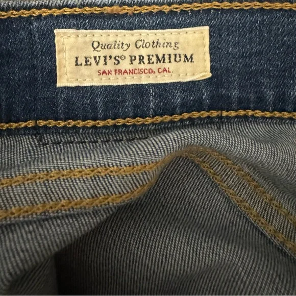 Levi’s 724 High Rise Straight Jeans. Size 26. Color Blue Wave Dark Wash. - Picture 11 of 12